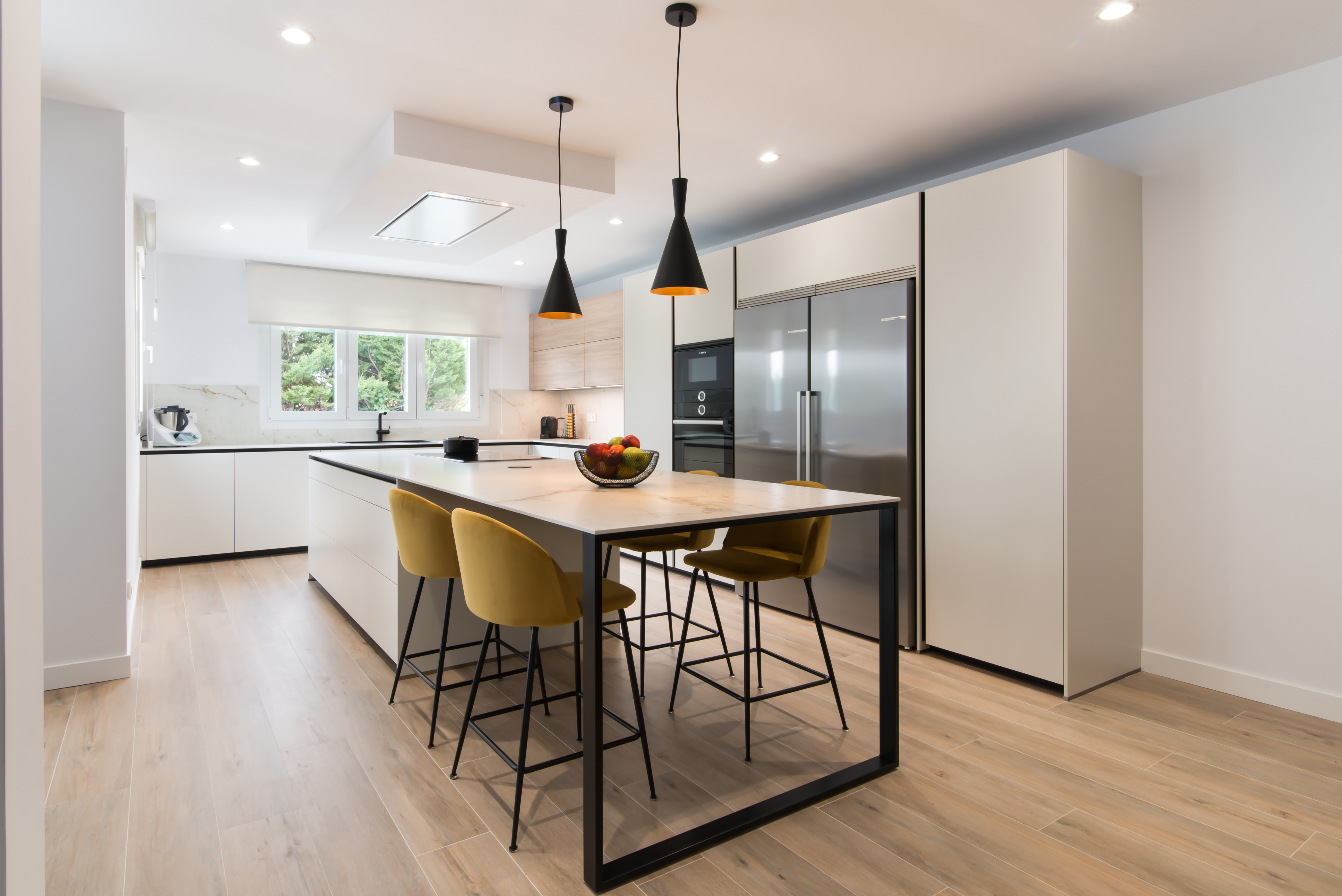 Cómo diseñar una cocina familiar cómoda, segura y fácil de mantener