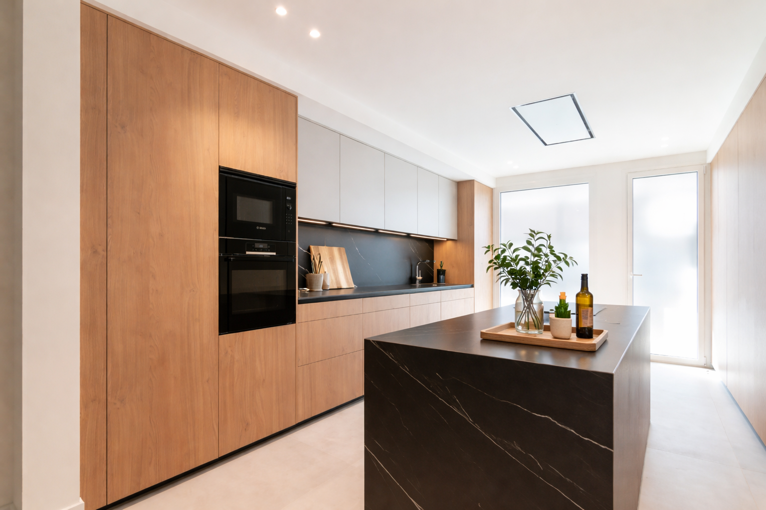 Cocina con isla moderna en Madrid