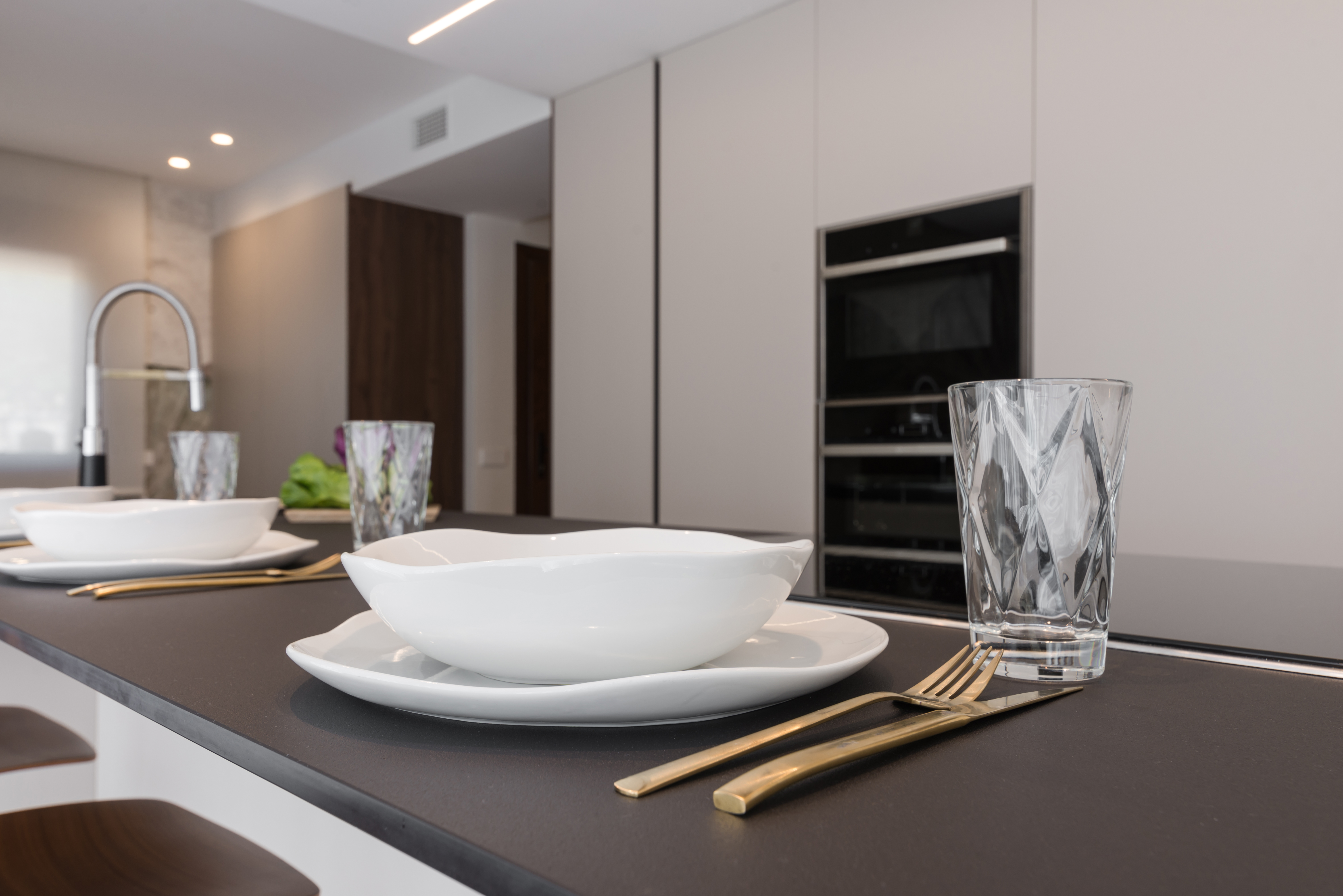 Muebles modernos: cómo elegir diseño, materiales y soluciones que funcionen de verdad