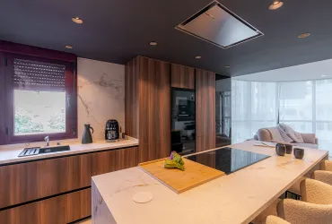 El triángulo de trabajo en la cocina: cómo distribuir fregadero, placa y frigorífico