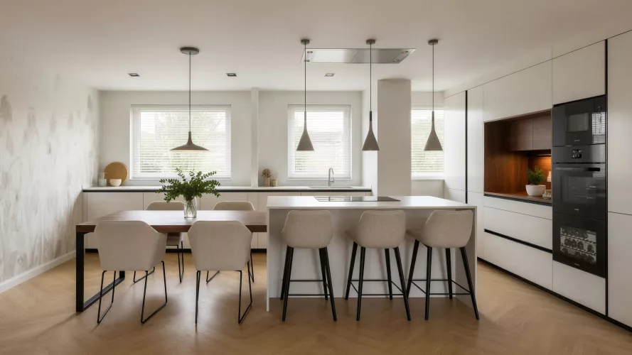 Cocina contemporánea en tonos neutros