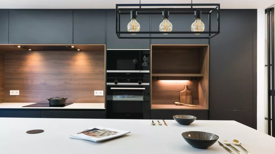 COCINA SANTOS NEGRO SEDA CON ISLA