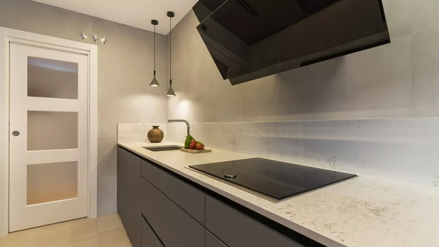 Zona de agua y fuegos de cocina