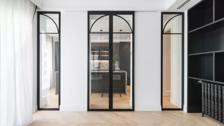 Puertas correderas cristal y lacado negro