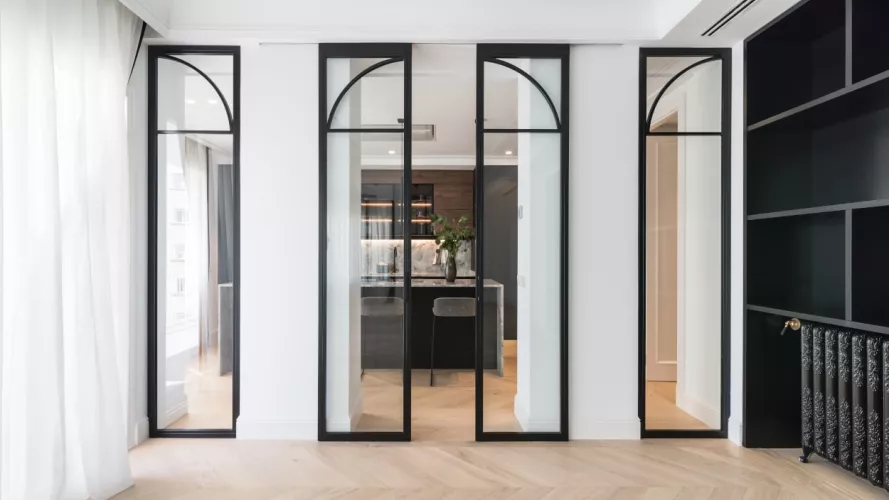 Puertas correderas cristal y lacado negro
